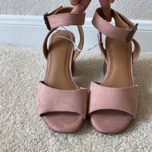 Universal Thread: Pink Heels